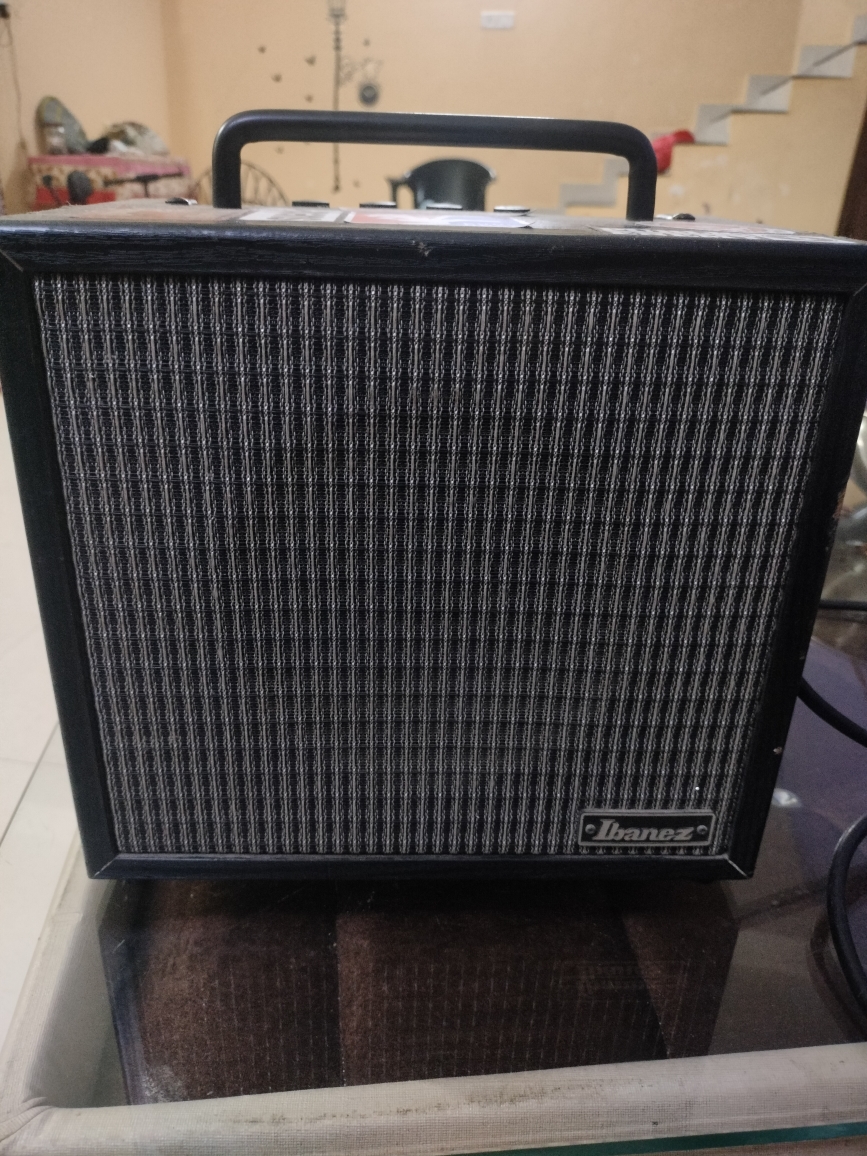 Used guitar deals amplifier for sale