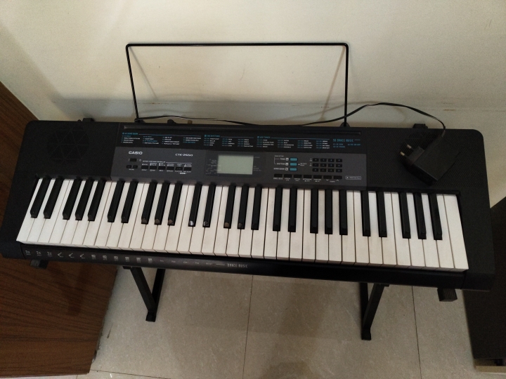 Buy Used Casio Ctk 2550 61 Key Board With Stand From Kadence Online Bajaao Used Gear