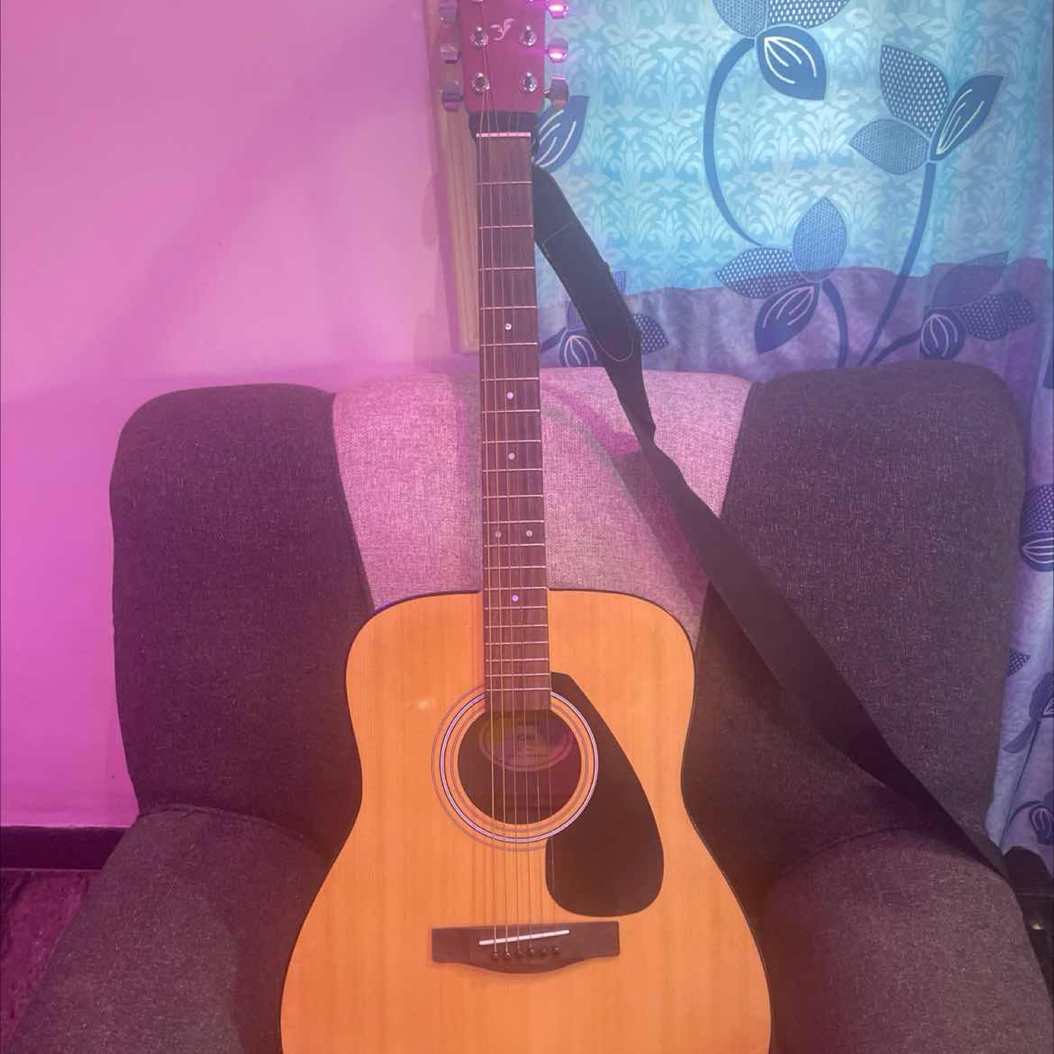 Yamaha guitar deals second hand