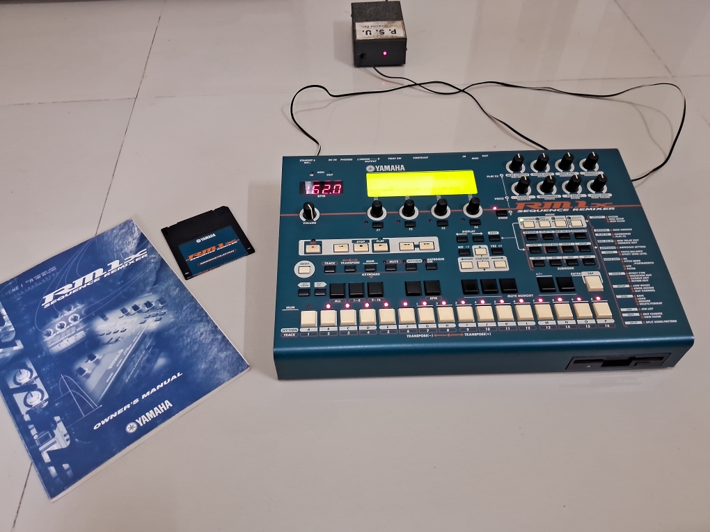 Yamaha RM1x シーケンサー Yamaha RM1x シーケンサー Yamaha Rm1x Sequencer Remixer