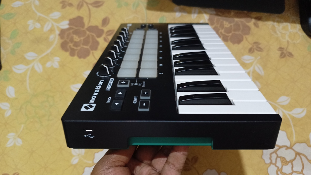 Buy Used 'Best & Most Popular Mini Midi Keyboard From Novation at Low
