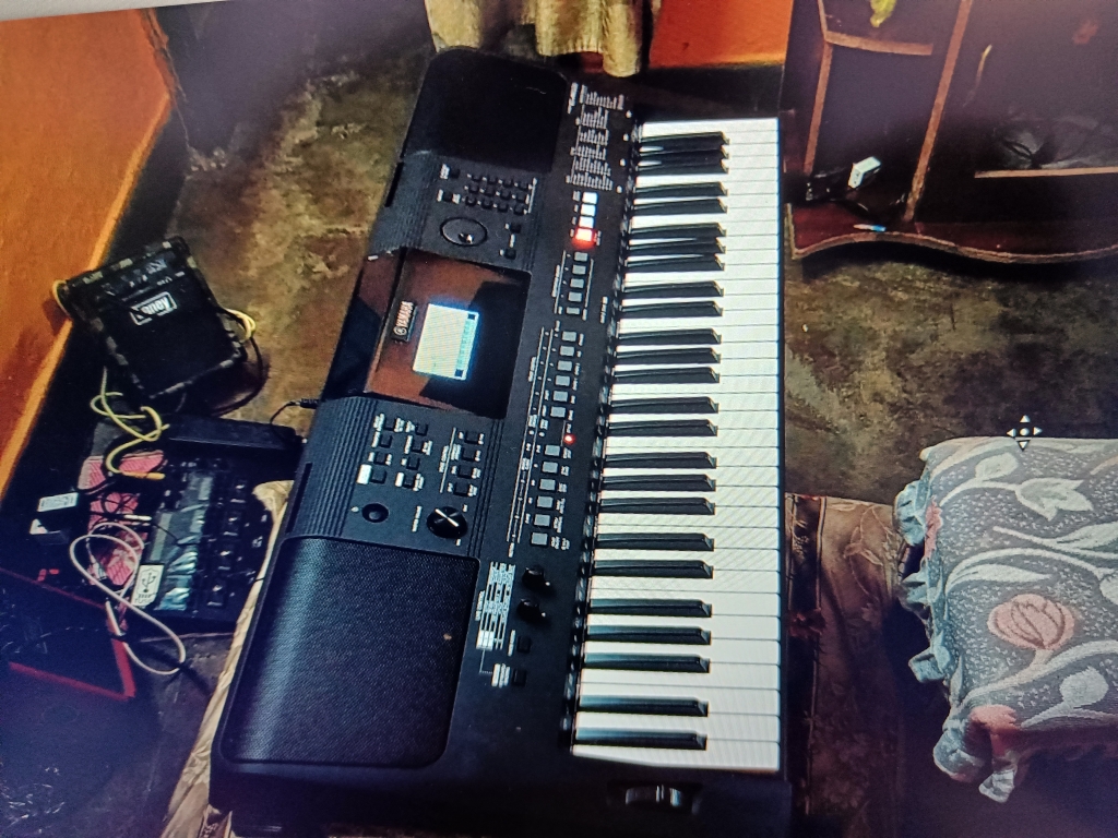 Buy Used 'Yamaha PSR-E463 in Mint Condition' Online | Bajaao