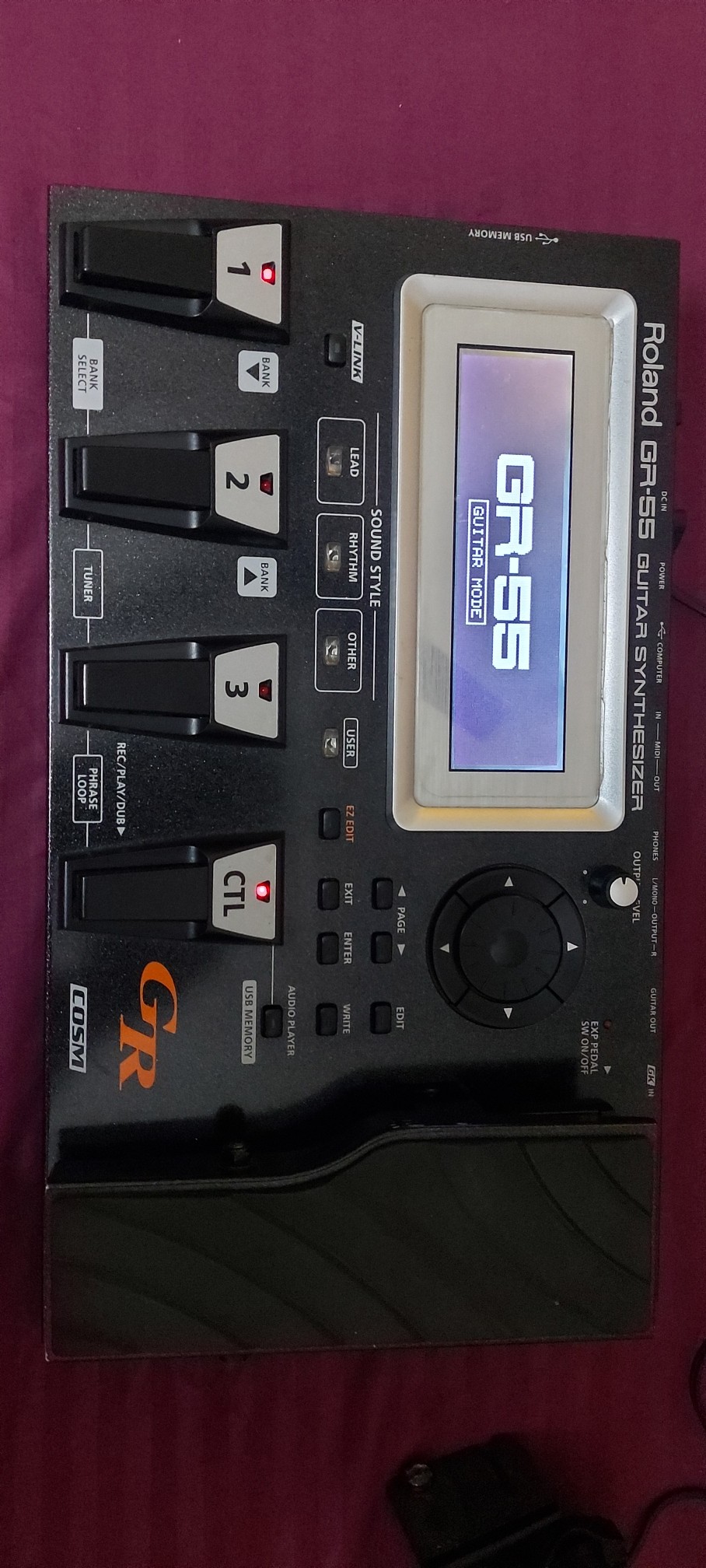 Buy Used 'Roland GR55 Black With GK3 Pickup' Online | Bajaao
