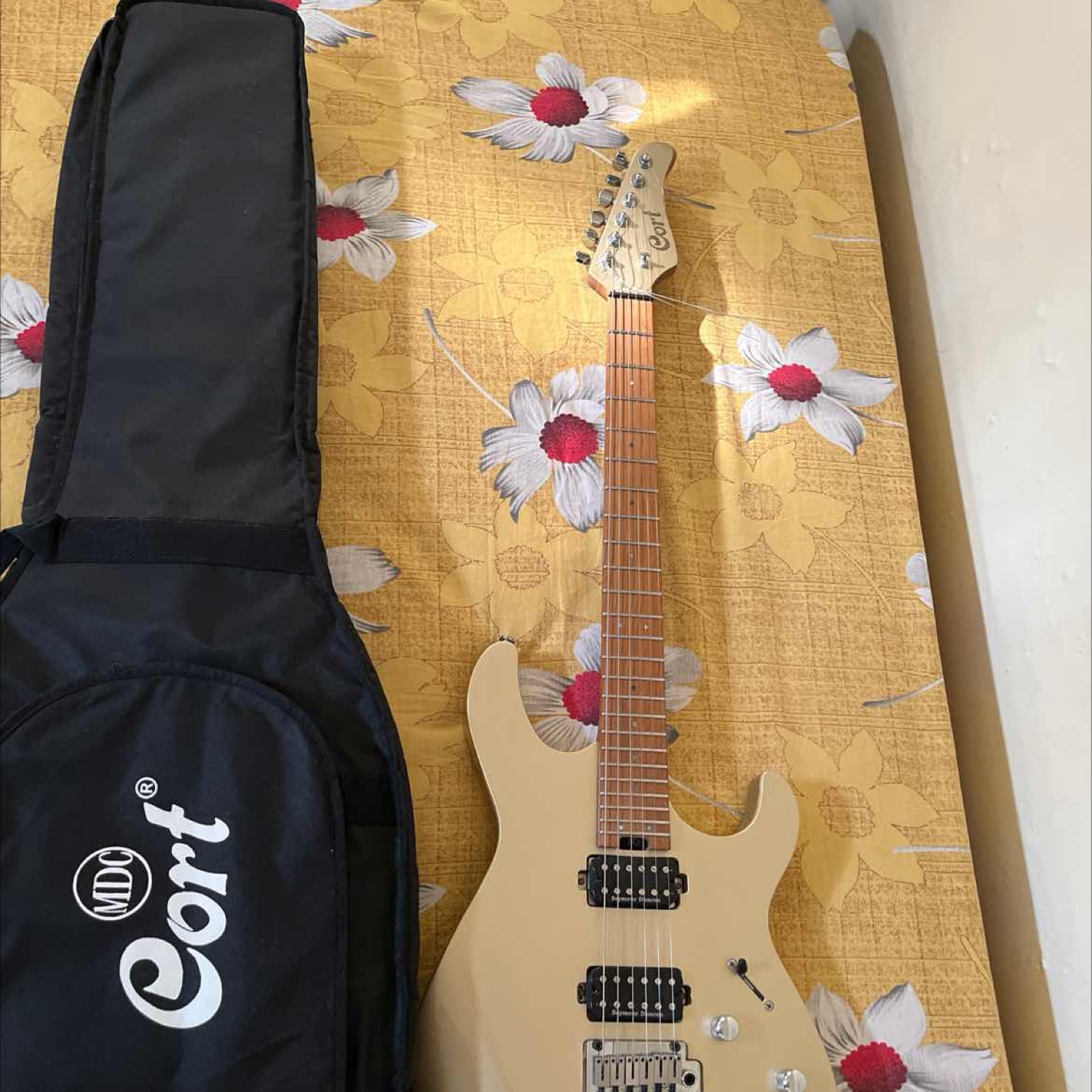 Cort guitars 2024 for sale