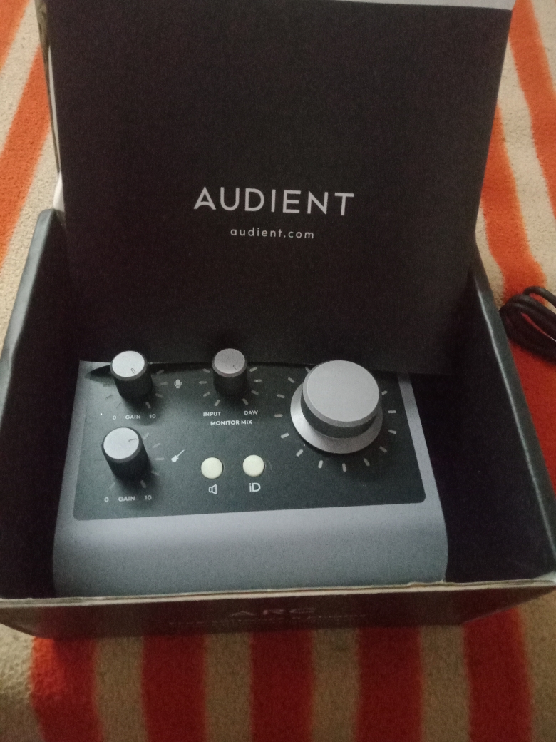 DTM・DAW Audient iD4 mk2 Audient iD4 MKII 2 x 2 USB-C Audio Interface | Sweetwater