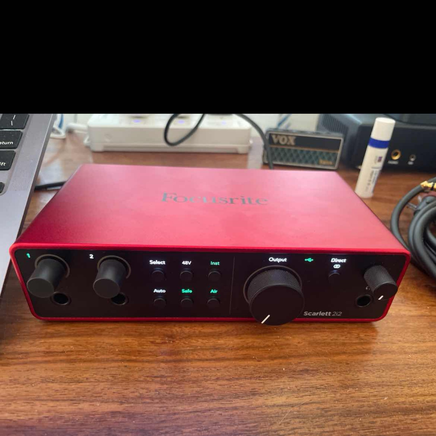 Buy Used 'Focusrite Scarlett 2i2 - GEN 4 (25 days old