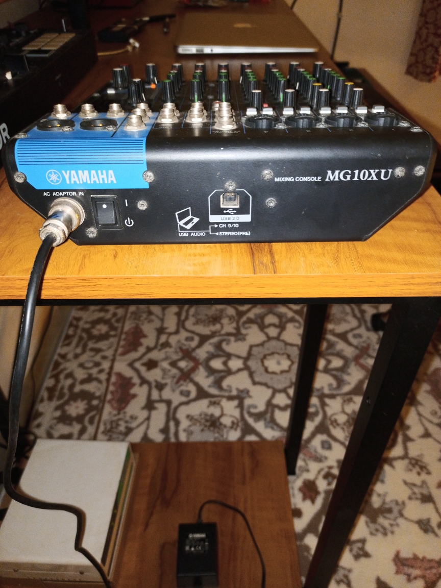 Buy Used 'Yamaha MG10XU Analog mixer 10 Channels 24 Effects Original