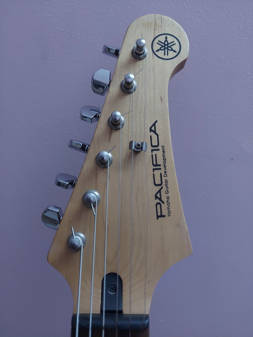 Buy Used 'Yamaha Pacifica PAC 012 Electric Guitar With FREE Blackstar ...
