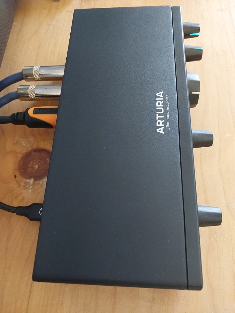Buy Used 'Arturia Minifuse 2' Online | Bajaao Used Gear