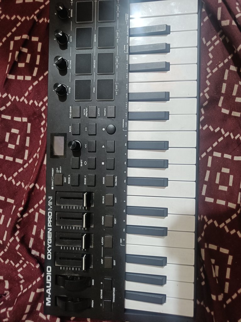 2nd hand deals midi keyboard