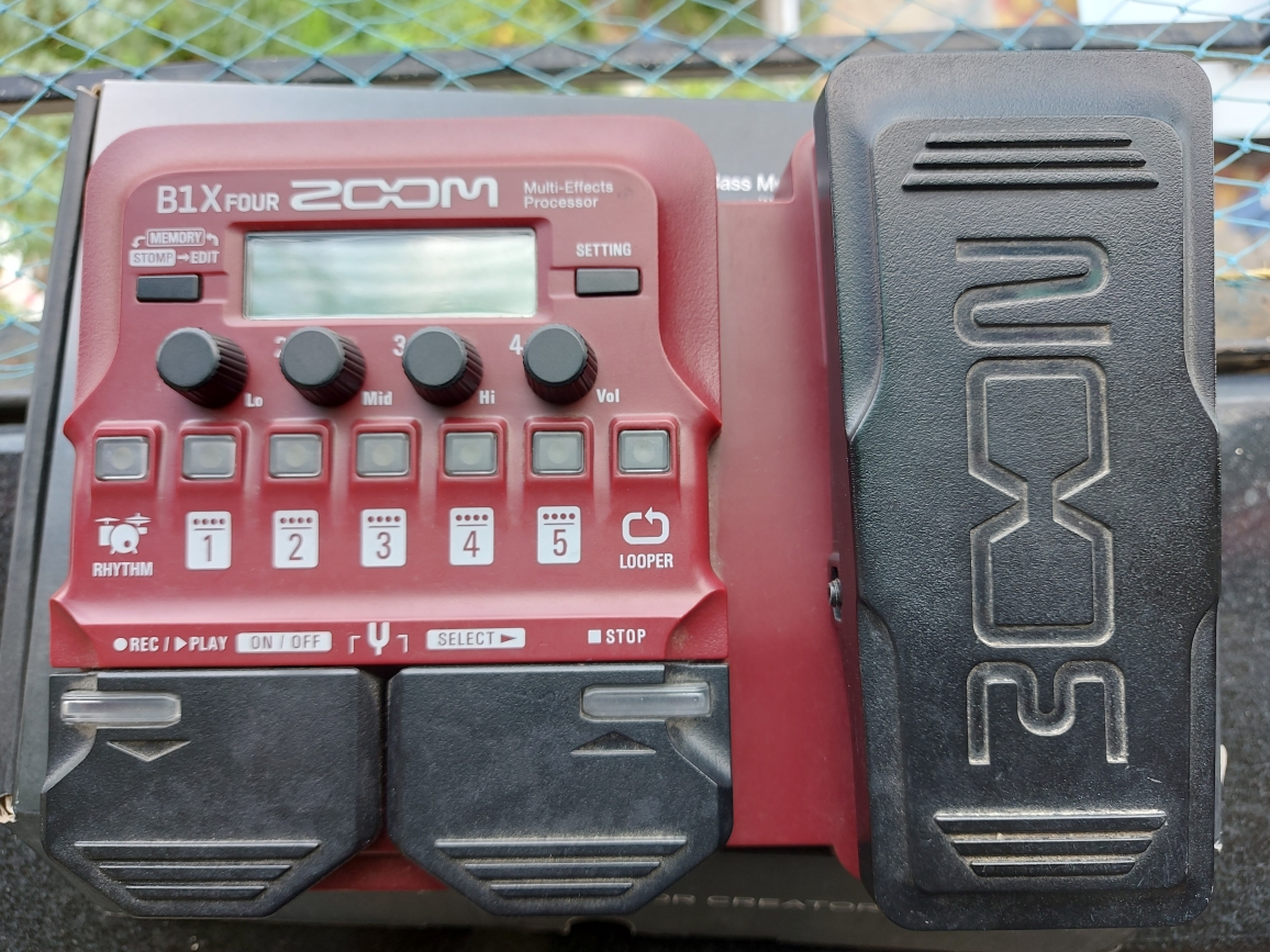 ギター B1X FOUR Multi-Effects Processor B1 Four / B1xFour | ZOOM