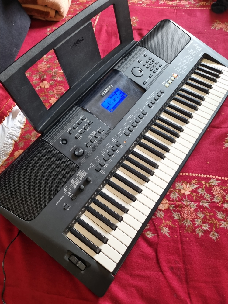 Second hand on sale music keyboard